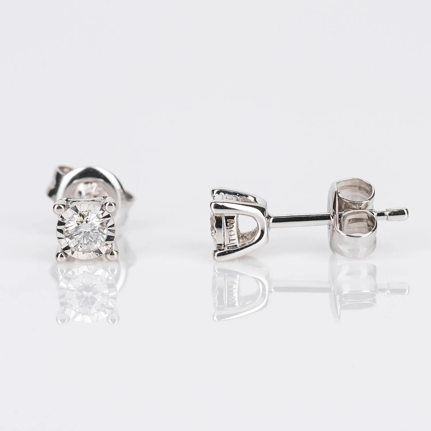 Debut 9ct White Gold Illusion Set 0.25ct Diamond Studs