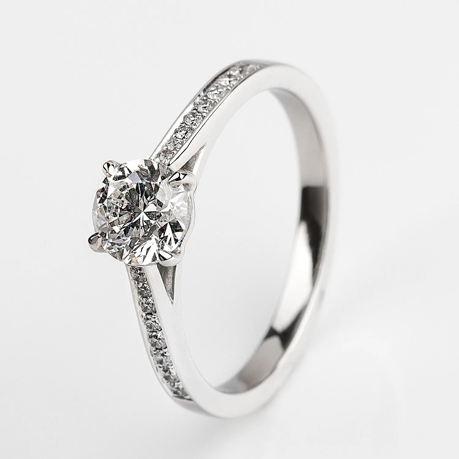 Platinum 0.83ct Round Brilliant Cut Diamond Solitaire Ring