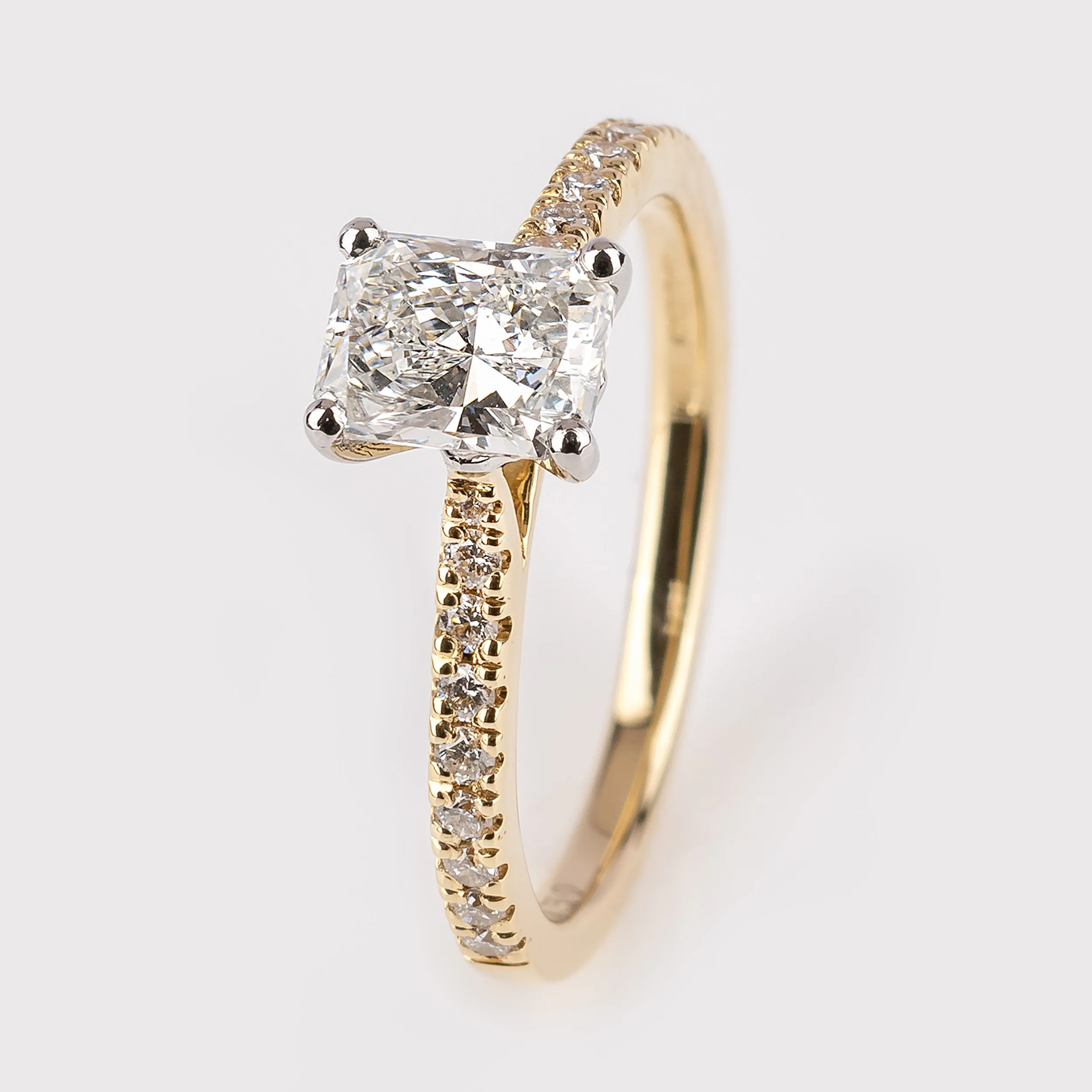 18ct Yellow Gold 1.08ct Radiant Cut Diamond Solitaire Ring
