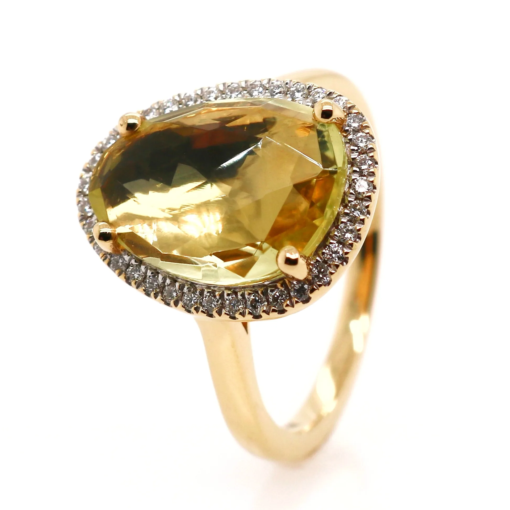 18ct Yellow Gold 4.02ct Mixed Cut Yellow Quartz and Diamond Dress Ring