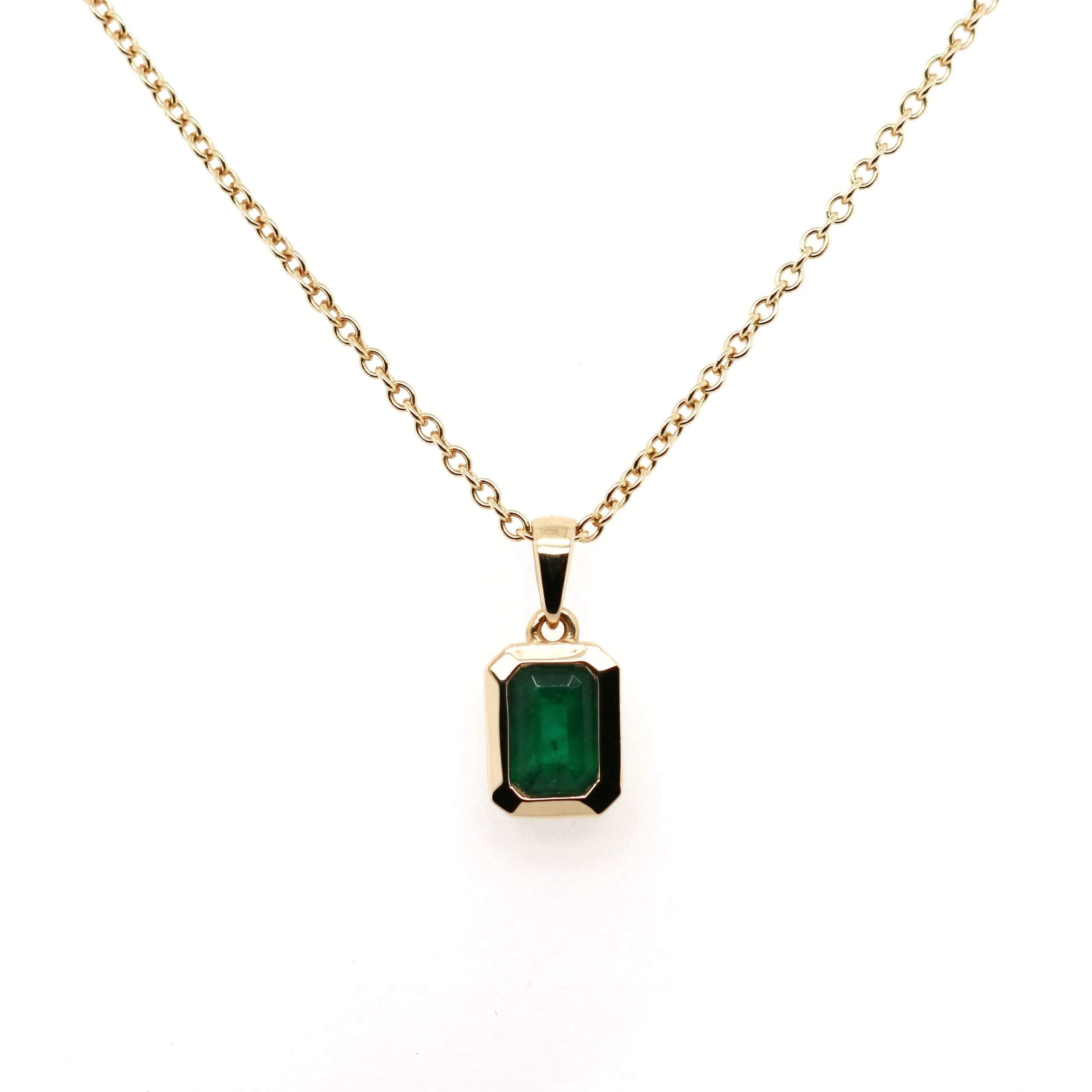 18ct Yellow Gold 0.53ct Emerald Cut Emerald Necklace