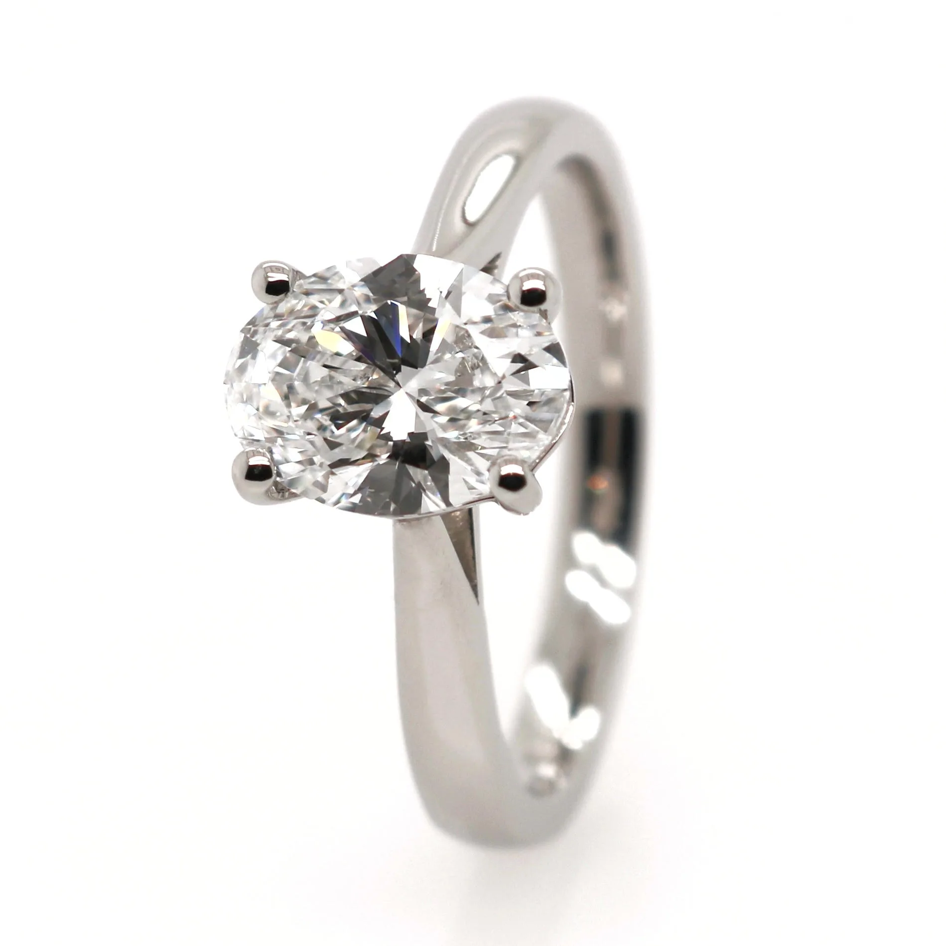 Platinum 1.51ct Laboratory Grown Oval Cut Diamond Solitaire Ring