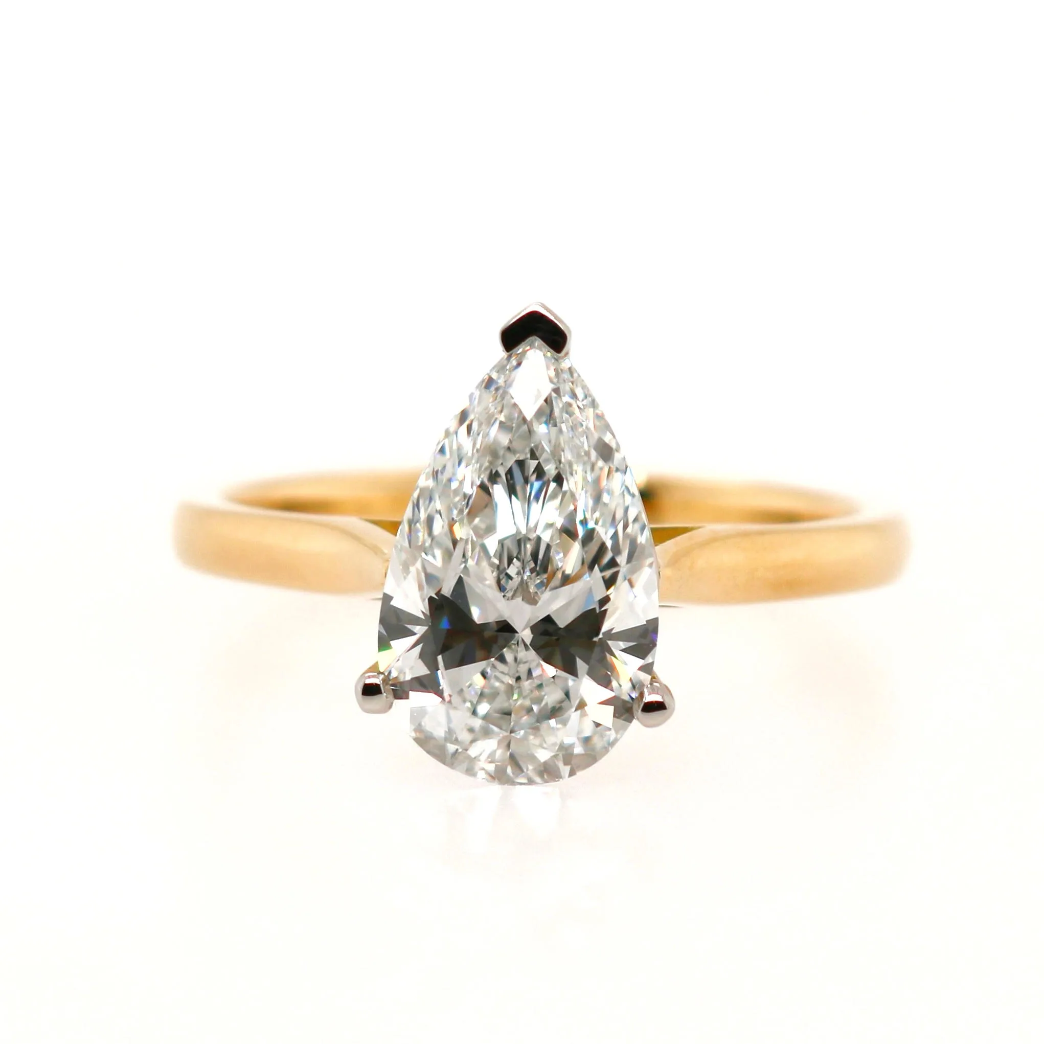 18ct Yellow Gold 2.00ct Laboratory Grown Pear Cut Diamond Solitaire Ring - Image 2