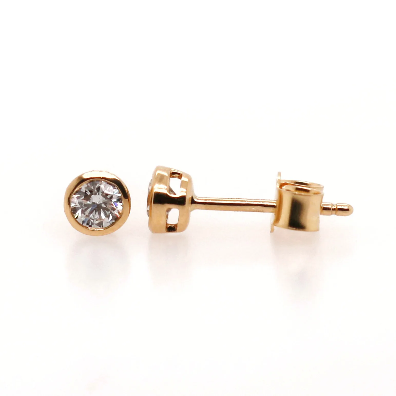 18ct Yellow Gold 0.74ct Round Brilliant Cut Diamond Studs