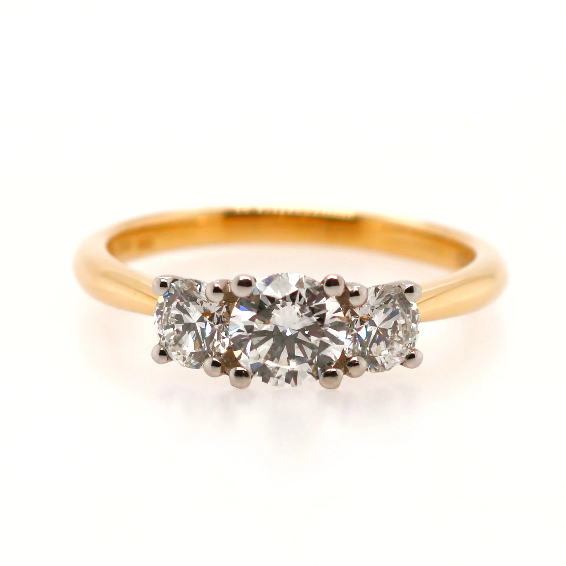 18ct Yellow Gold 1.00ct Round Brilliant Cut Diamond Trilogy Ring - Image 2