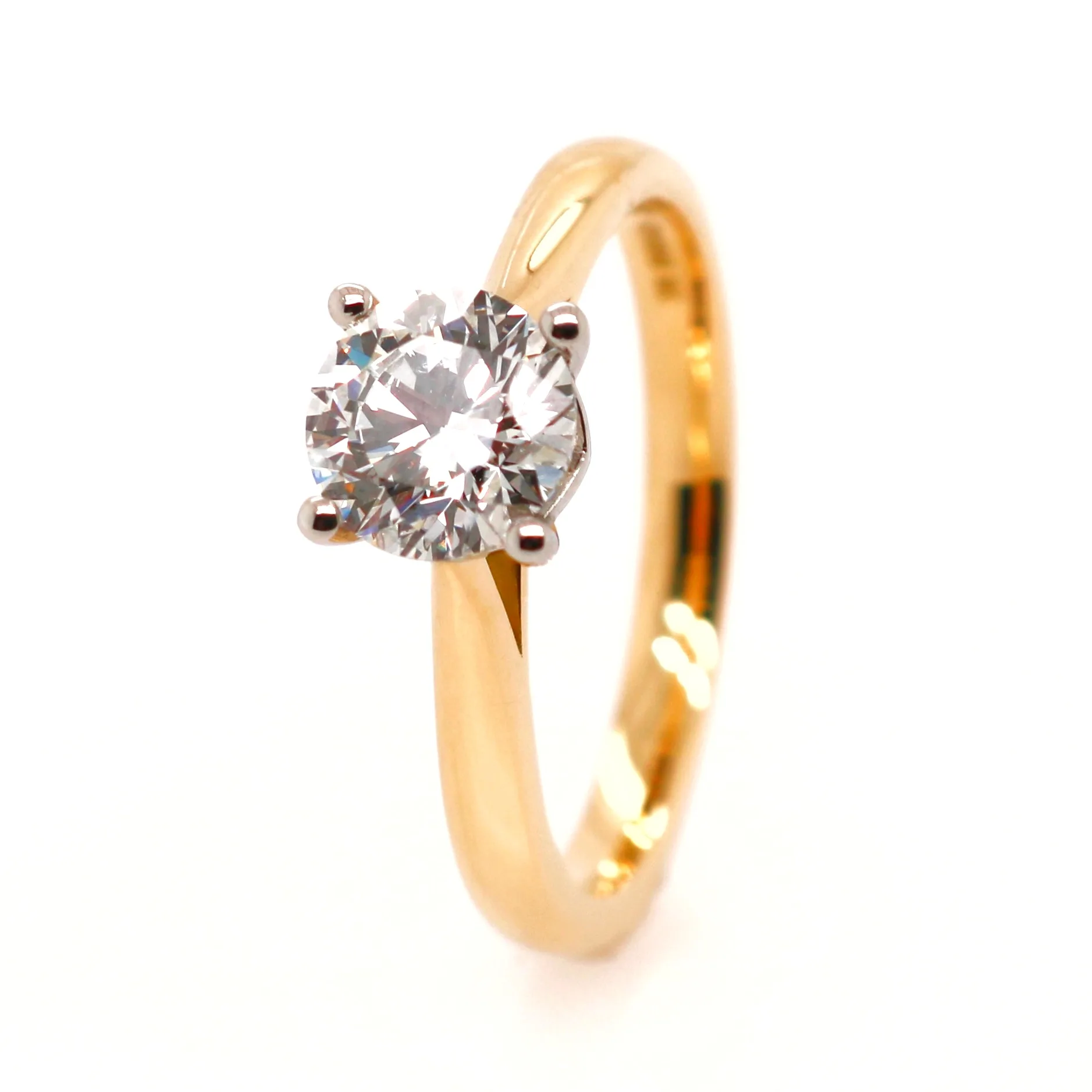 18ct Yellow Gold 1.01ct Laboratory Grown Round Brilliant Cut Diamond Solitaire Ring
