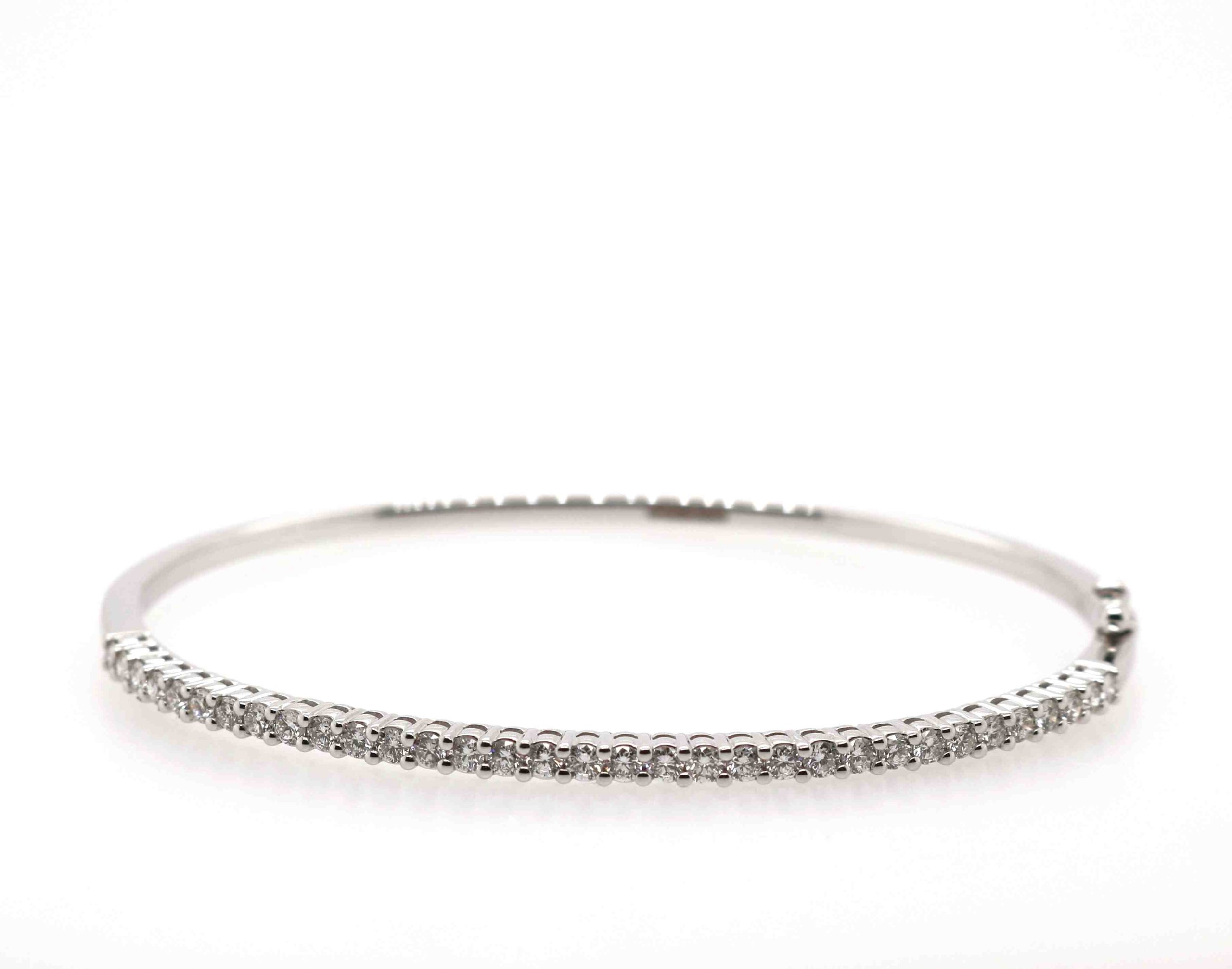 18ct White Gold 1.05ct Round Brilliant Cut Diamond Bangle