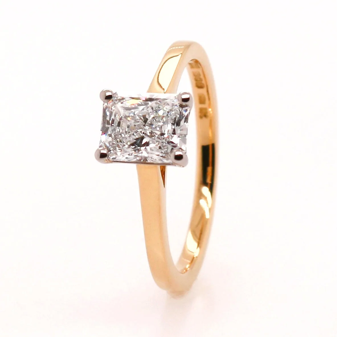 18ct Yellow Gold 1.02ct Laboratory Grown Radiant Cut Diamond Solitaire Ring