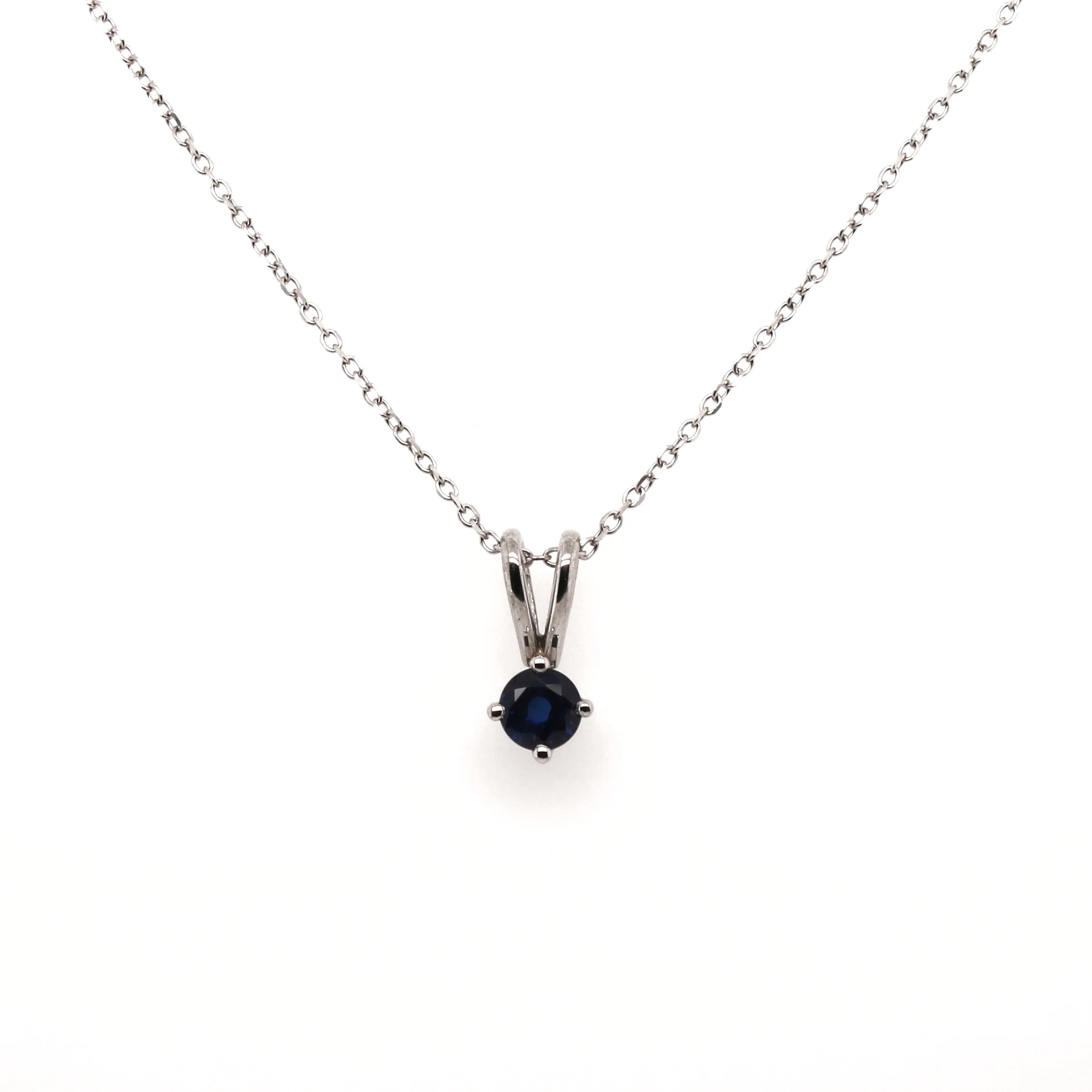 18ct White Gold 0.31ct Round Brilliant Cut Sapphire Necklace